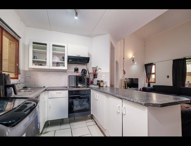2 BEDROOM APARTMENT FOR SALE IN BROMHOF